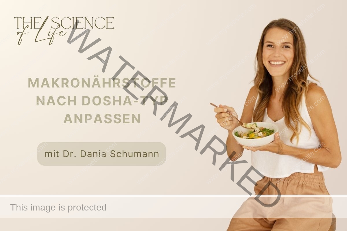 Dr. Dania Schumann hält Teller mit Essen - Titelbild Podcast Makronährstoffbedarf nach Dosha-Typen